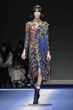 Milan woman s Fashion Week Fall Winter 2017 2018. Milano Moda donna , autunno inverno 2017 2018 . Versace fashion show Pictured: Model  Copyright: xRiccardoxGiordanoxSickix xIPAx xFotosickix