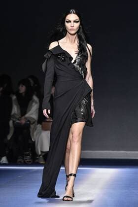 Milan woman s Fashion Week Fall Winter 2017 2018. Milano Moda donna , autunno inverno 2017 2018 . Versace fashion show Pictured: Model  Copyright: xRiccardoxGiordanoxSickix xIPAx xFotosickix