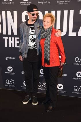 Robin Schulz mit Mutter Ilsa Premiere von Robin Schulz - The Movie im Cinemaxx Dammtor in Hamburg am 24.02.2017