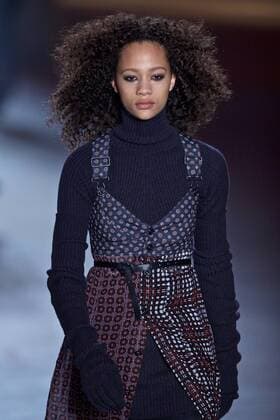 (170225) -- MILAN, Feb. 25, 2017 -- A model presents a creation for fashion house Diesel Black Gold during Milan Fashion Week Fall Winter 2017 2018 on Feb. 24, 2017, in Milan, Italy. ) (yk) ITALY-MILAN-FASHION WEEK-DIESEL BLACK GOLD JinxYu 