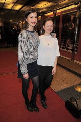 Aylin Tetzel, Michelle Barthel Premiere Alles muss Glaenzen im Theater am Kudamm in Berlin am 25.02.2017