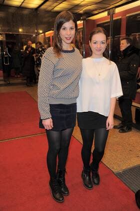 Aylin Tetzel, Michelle Barthel Premiere Alles muss Glaenzen im Theater am Kudamm in Berlin am 25.02.2017