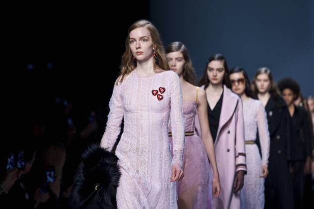 MILAN, Feb. 25, 2017 -- Models present collections for fashion house ERMANNO SCERVINO during Milan Fashion Week Fall Winter 2017 2018 on Feb. 25, 2017, in Milan, Italy. ) (lrz) ITALY-MILAN-FASHION WEEK-ERMANNO SCERVINO JinxYu 