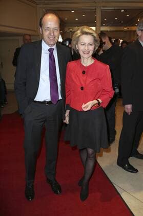 Ursula von der Leyen mit Ehemann Heiko von der Leyen bei der Premiere des Theaterstücks Alles muss glänzen - The Homemaker im Theater am Kurfürstendamm. Berlin, 25.02.2017 Foto:xS.xGabschx xFuturexImage