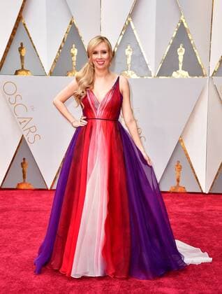 Screenwriter Allison Schroeder arrives with an assortment of Oscar-themed food on the red carpet for the 89th annual Academy Awards at the Dolby Theatre in the Hollywood section of Los Angeles on February 26, 2017.  LAP2017022632 KEVINxDIETSCH