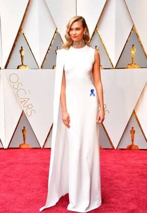Karlie Kloss arrives on the red carpet for the 89th annual Academy Awards at the Dolby Theatre in the Hollywood section of Los Angeles on February 26, 2017.  LAP2017022684 KEVINxDIETSCH