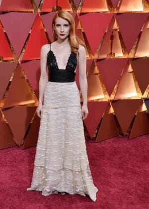 Actress Emma Roberts arrives on the red carpet for the 89th annual Academy Awards at the Dolby Theatre in the Hollywood section of Los Angeles on February 26, 2017.  LAP20170226626 JIMxRUYMEN