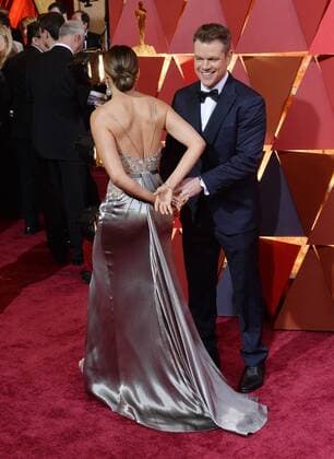Luciana Barroso (L) and actor Matt Damon arrive on the red carpet for the 89th annual Academy Awards at the Dolby Theatre in the Hollywood section of Los Angeles on February 26, 2017.  LAP20170226676 JIMxRUYMEN
