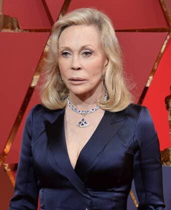 Actress Faye Dunaway arrives on the red carpet for the 89th annual Academy Awards at the Dolby Theatre in the Hollywood section of Los Angeles on February 26, 2017.  LAP20170226699 JIMxRUYMEN