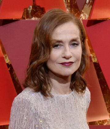 Actress Isabelle Huppert arrives on the red carpet for the 89th annual Academy Awards at the Dolby Theatre in the Hollywood section of Los Angeles on February 26, 2017.  LAP20170226733 JIMxRUYMEN