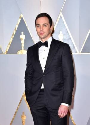 Actor Jim Parsons arrives on the red carpet for the 89th annual Academy Awards at the Dolby Theatre in the Hollywood section of Los Angeles on February 26, 2017.  LAP2017022735 KEVINxDIETSCH