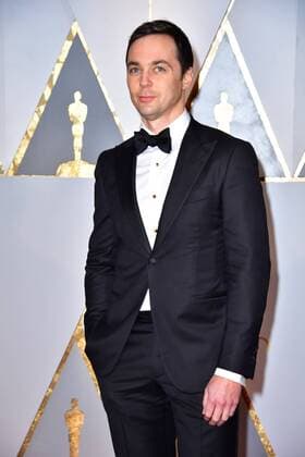 Actor Jim Parsons arrives on the red carpet for the 89th annual Academy Awards at the Dolby Theatre in the Hollywood section of Los Angeles on February 26, 2017.  LAP2017022736 KEVINxDIETSCH