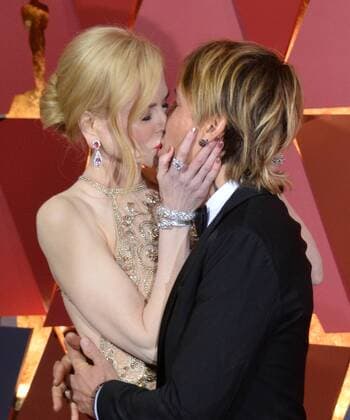 Actors Nicole Kidman and Keith Urban arrive on the red carpet for the 89th annual Academy Awards at the Dolby Theatre in the Hollywood section of Los Angeles on February 26, 2017.  LAP20170226754 JIMxRUYMEN