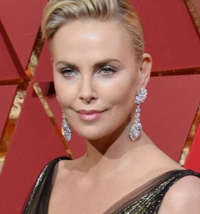 Actress Charlize Theron arrives on the red carpet for the 89th annual Academy Awards at the Dolby Theatre in the Hollywood section of Los Angeles on February 26, 2017.  LAP20170226767 JIMxRUYMEN
