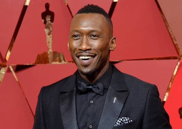 Actor Mahershala Ali arrives on the red carpet for the 89th annual Academy Awards at the Dolby Theatre in the Hollywood section of Los Angeles on February 26, 2017.  LAP20170226389 JIMxRUYMEN