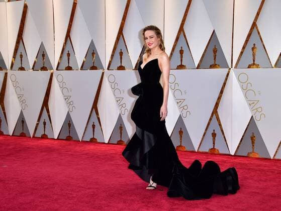 Brie Larson arrives on the red carpet for the 89th annual Academy Awards at the Dolby Theatre in the Hollywood section of Los Angeles on February 26, 2017.  LAP2017022754 KEVINxDIETSCH