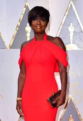 Viola Davis arrives on the red carpet for the 89th annual Academy Awards at the Dolby Theatre in the Hollywood section of Los Angeles on February 26, 2017.  LAP2017022763 KEVINxDIETSCH