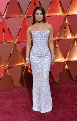 Actress Priyanka Chopra arrives on the red carpet for the 89th annual Academy Awards at the Dolby Theatre in the Hollywood section of Los Angeles on February 26, 2017.  LAP20170226814 JIMxRUYMEN