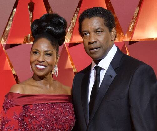 Actors Pauletta Washington and Denzel Washington arrive on the red carpet for the 89th annual Academy Awards at the Dolby Theatre in the Hollywood section of Los Angeles on February 26, 2017.  LAP20170226803 JIMxRUYMEN