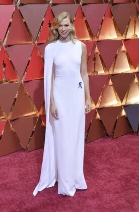 Karlie Kloss arrives on the red carpet for the 89th annual Academy Awards at the Dolby Theatre in the Hollywood section of Los Angeles on February 26, 2017.  LAP20170226053 JIMxRUYMEN