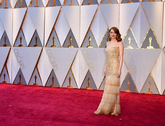 Emma Stone arrives on the red carpet for the 89th annual Academy Awards at the Dolby Theatre in the Hollywood section of Los Angeles on February 26, 2017.  LAP2017022767 KEVINxDIETSCH
