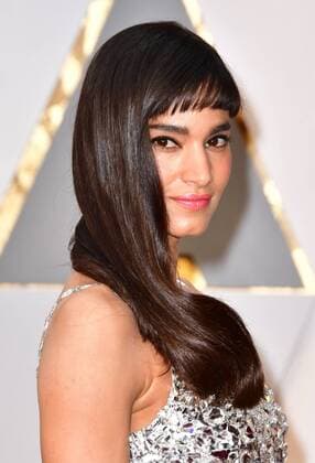 Actress Sofia Boutella arrives on the red carpet for the 89th annual Academy Awards at the Dolby Theatre in the Hollywood section of Los Angeles on February 26, 2017.  LAX20170226920 KEVINxDIETSCH