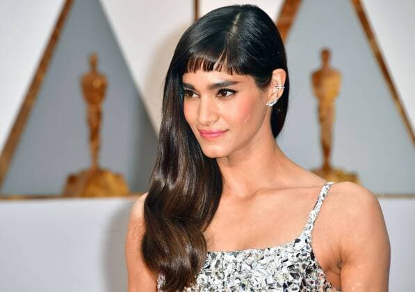 Actress Sofia Boutella arrives on the red carpet for the 89th annual Academy Awards at the Dolby Theatre in the Hollywood section of Los Angeles on February 26, 2017.  LAP20170226201 KEVINxDIETSCH