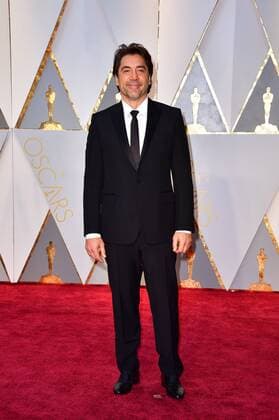 Javier Bardem arrives on the red carpet for the 89th annual Academy Awards at the Dolby Theatre in the Hollywood section of Los Angeles on February 26, 2017.  LAP2017022787 KEVINxDIETSCH