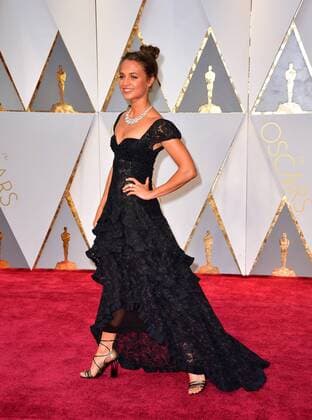 Alicia Vikander arrives on the red carpet for the 89th annual Academy Awards at the Dolby Theatre in the Hollywood section of Los Angeles on February 26, 2017.  LAP2017022801 KEVINxDIETSCH
