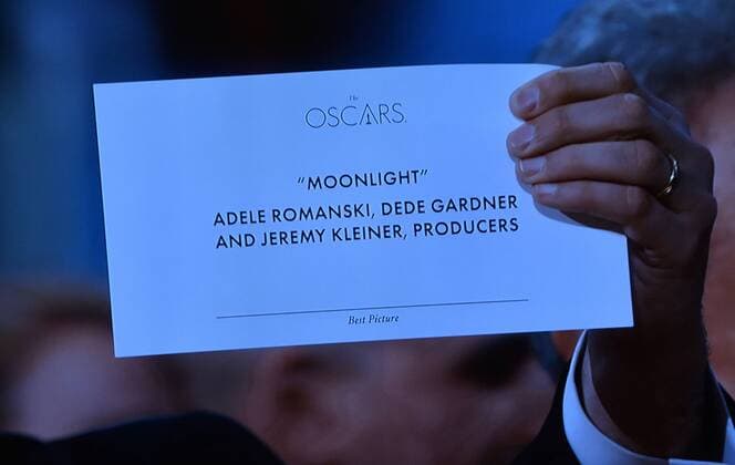 Fred Berger, producer of La La Land holds up the best picture award for Moonlight to the TV camera after he had come up on stage to accept the award after the wrong picture was announced at the 89th annual Academy Awards at Lowes Hollywood Hotel in the Hollywood section of Los Angeles on February 26, 2017.  LAP20170226118 JIMxRUYMEN