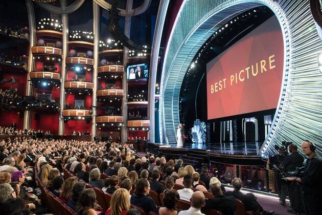 Feb 26, 2017 - Hollywood, California, U.S - Faye Dunaway and Warren Beatty present during the live ABC Telecast of The 89th Oscars at the Dolby Theatre in Hollywood, CA on Sunday, February 26, 2017. Hollywood U.S. - ZUMAz03_ 20170226_sho_z03_728 Copyright: xToddxWawrychukx