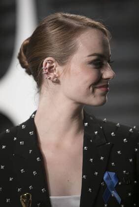 February 27, 2017 - Beverly Hills, California, U.S - Emma Stone with her Oscar on the red carpet at the 2017 Vanity Fair Oscar Party held at the Wallis Annenberg Center in Beverly Hills, California, Sunday February 26, 2017. Beverly Hills U.S. - ZUMAp124 20170227_zaa_p124_009 Copyright: xJavierxRojasx