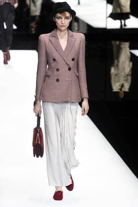 Milan woman s Fashion Week Fall Winter 2017 2018 Giorgio Armani Fashion Show Pictured  Copyright: xSimonaxChiocciax xIPAx xFotosickix