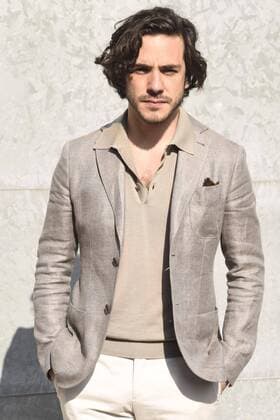 Mailand Fashion Week - Prominente bei Armani Milan woman s Fashion Week Fall Winter 2017 2018 Giorgio Armani Arrivals Pictured Jack Savoretti  Copyright: xSimonaxChiocciax xIPAx xFotosickix
