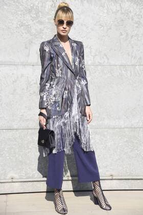 Mailand Fashion Week - Prominente bei Armani Milan woman s Fashion Week Fall Winter 2017 2018 Giorgio Armani Arrivals Pictured Sveva alvitti  Copyright: xSimonaxChiocciax xIPAx xFotosickix