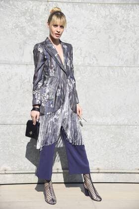 Mailand Fashion Week - Prominente bei Armani Milan woman s Fashion Week Fall Winter 2017 2018 Giorgio Armani Arrivals Pictured Sveva alvitti  Copyright: xSimonaxChiocciax xIPAx xFotosickix