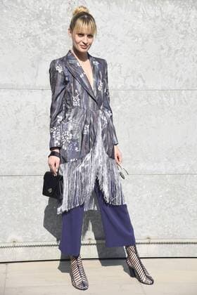 Mailand Fashion Week - Prominente bei Armani Milan woman s Fashion Week Fall Winter 2017 2018 Giorgio Armani Arrivals Pictured Sveva alvitti  Copyright: xSimonaxChiocciax xIPAx xFotosickix