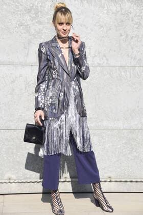 Mailand Fashion Week - Prominente bei Armani Milan woman s Fashion Week Fall Winter 2017 2018 Giorgio Armani Arrivals Pictured Sveva alvitti  Copyright: xSimonaxChiocciax xIPAx xFotosickix