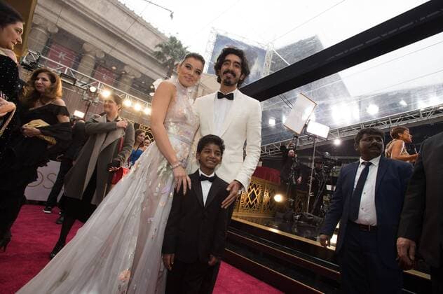 Feb 26, 2017 - Hollywood, California, U.S. - HAILEE STEINFED, SUNNY PAWAR, and Oscar nominee DEV PATEL arrive on the red carpet of The 89th Oscars at the Dolby Theatre in Hollywood, CA on Sunday, February 26, 2017. Hollywood U.S. - ZUMAz03_ 20170226_sho_z03_834 Copyright: xMattxPetitx
