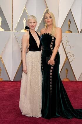 Feb 26, 2017 - Hollywood, California, U.S - Oscar-nominee MICHELLE WILLIAMS and BUSY PHILIPPS arrive at The 89th Oscars at the Dolby Theatre in Hollywood, CA on Sunday, February 26, 2017. Hollywood U.S - ZUMAz03_ 20170226_sho_z03_502 Copyright: xMikexBakerx