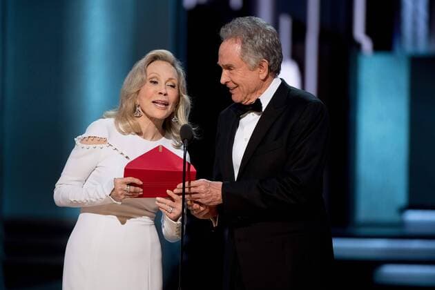 February 26, 2017 - Hollywood, CA, USA - 26 February 2017 - Hollywood, California - Faye Dunaway and Warren Beatty. 89th Annual Academy Awards presented by the Academy of Motion Picture Arts and Sciences held at Hollywood & Highland Center. Photo Credit: AMPAS AdMedia Hollywood USA - ZUMAa123 20170226_zaa_a123_656 Copyright: xAmpasx