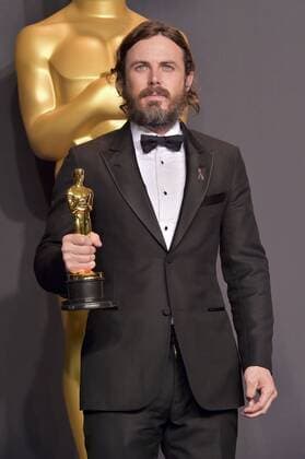 OSCARS. Bester Hauptdarsteller. Preisträger 2011-2020 Casey Affleck mit dem Oscar für den besten Hauptdarsteller in Manchester by the Sea im Press Room der Oscar Verleihung 2017 89th Annual Academy Awards im Hollywood & Highland Center. Los Angeles, 26.02.2017 Foto:xD.xStarbuckx xFuturexImage