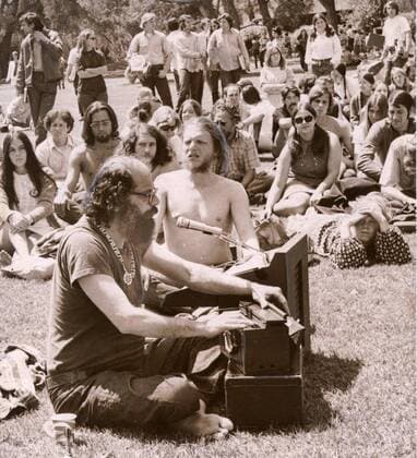 Allen Ginsberg in Davis. ZUMA Press  - ZUMAg.JP 20030922_aab_s76_648 Copyright: xBeexfilex