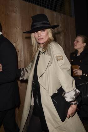Kate Moss - Ankunft Modenschau Yves St Laurent - Paris - 28 02 2017 JBAutissier Panoramic 