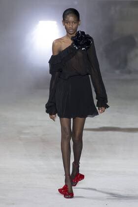 215948 Marineau Starface 2017-02-28 Paris France Paris Fashion Week. Défilé PAP Automne-hiver 2017. Saint Laurent. Saint Laurent , autumn-winter 2017 Paris, France Paris fashion week. Parade ready to wear fall winter 2017. Editorial use only _sans_perso  Copyright: xMarineaux STAR_215948_028