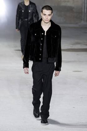 215948 Marineau Starface 2017-02-28 Paris France Paris Fashion Week. Défilé PAP Automne-hiver 2017. Saint Laurent. Saint Laurent , autumn-winter 2017 Paris, France Paris fashion week. Parade ready to wear fall winter 2017. Editorial use only _sans_perso  Copyright: xMarineaux STAR_215948_031