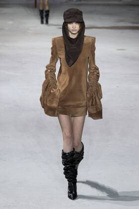 215948 Marineau Starface 2017-02-28 Paris France Paris Fashion Week. Défilé PAP Automne-hiver 2017. Saint Laurent. Saint Laurent , autumn-winter 2017 Paris, France Paris fashion week. Parade ready to wear fall winter 2017. Editorial use only _sans_perso  Copyright: xMarineaux STAR_215948_060