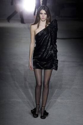 215948 Marineau Starface 2017-02-28 Paris France Paris Fashion Week. Défilé PAP Automne-hiver 2017. Saint Laurent. Saint Laurent , autumn-winter 2017 Paris, France Paris fashion week. Parade ready to wear fall winter 2017. Editorial use only _sans_perso  Copyright: xMarineaux STAR_215948_091