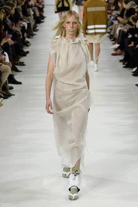 215960 Marineau Starface 2017-03-01 Paris France Paris Fashion Week. Defile PAP Automne-hiver 2017. Maison Margiela. Maison Margiela , autumn-winter 2017Paris, France Paris Fashion Week. Parade PAP Fall-Winter 2017. Maison Margiela. _sans_perso  Copyright: xMarineaux STAR_215960_010