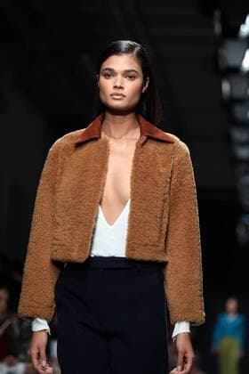 A model takes to the catwalk during the presentation of Guy Laroche show as part of the Fall-Winter 2017-18 Paris Fashion Week on March 1, 2017.  PAR20170301112 MAYAxVIDON-WHITE